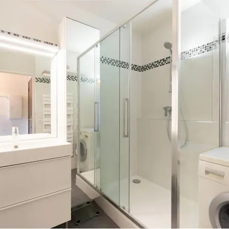 Hostnfly - Superb Bright Apt 5 Minutes From The Beach 公寓